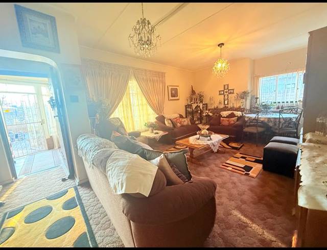 8 BEDROOM HOUSE FOR SALE IN VANDERBIJLPARK CW 2